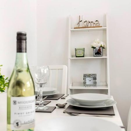 Modern Centrally Located 3 Bed Property With Tvs In Each Bedroom Super Fast Wifi And Crisp White Hotel Linen Hosted By Our Home Short Stays Darlington  Exteriér fotografie
