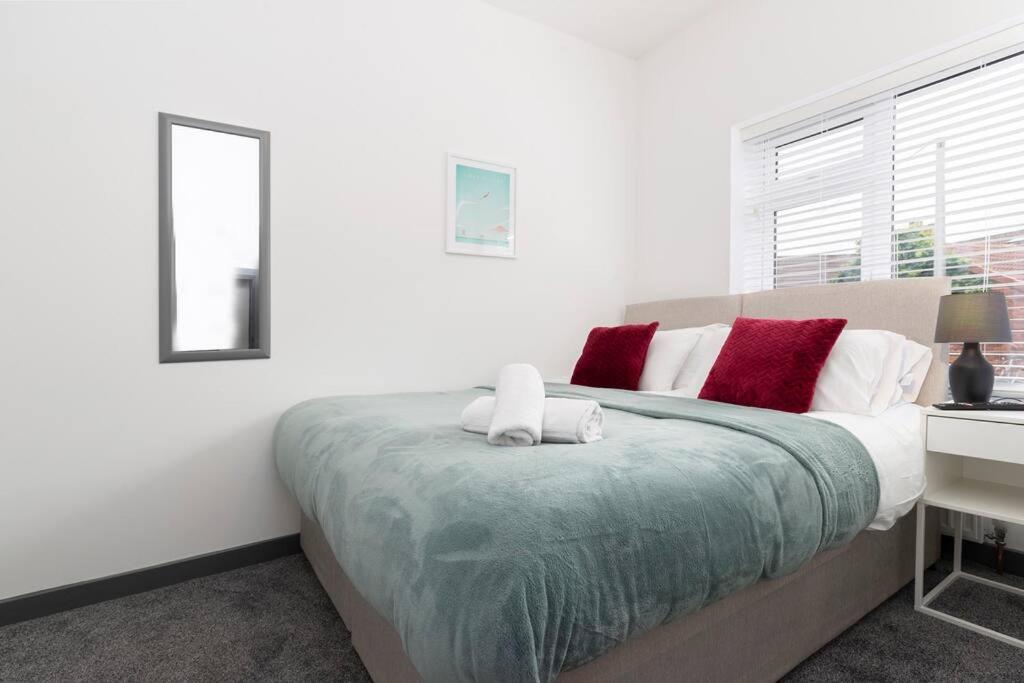 Modern Centrally Located 3 Bed Property With Tvs In Each Bedroom Super Fast Wifi And Crisp White Hotel Linen Hosted By Our Home Short Stays Darlington  Exteriér fotografie